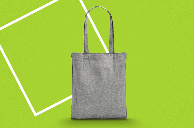 Saco com algodão reciclado (70%) e poliéster reciclado (30%)com alças de 60 cm.